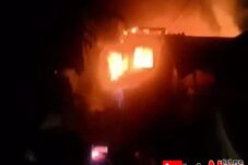 Rumah Terbakar Hangus diduga Korsleting listrik diKampung Cicangkuang Desa Giri Asih KBB