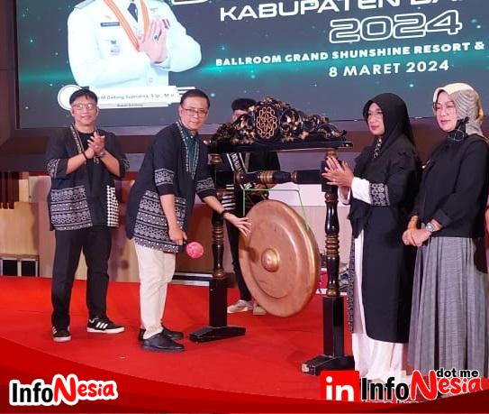 Sekda Cakra Amiyana Laksanakan Pembukaan Grand Final Duta Pajak Kabupaten Bandung 2024