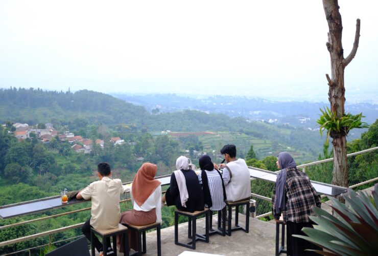 Cafe Nara Punclut Lembang Asyik Banget buat Nongkrong, Pemandangan Alam yang Aesthetic