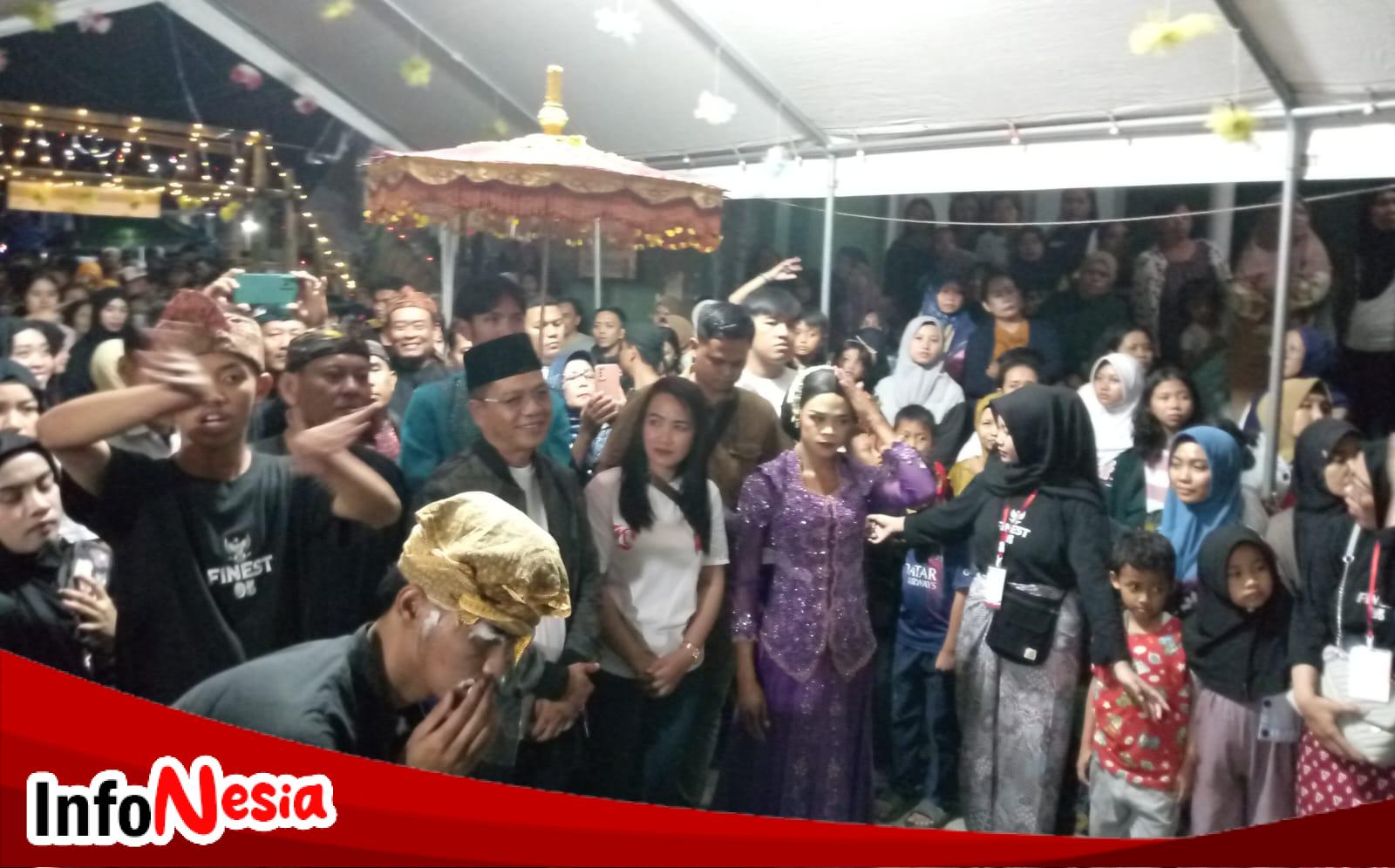 Ketua PAC Pemuda Pancasila Dayeuhkolot Reni Anggraeni Dampingi Kunjungan Paslon No 2 H Dadang Supriatna Ke Acara Puncak HUT Kemerdekaan RI Di Bojong Asih .