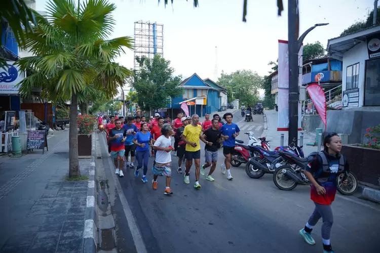 Komodo Runners Uji Coba Rute di SocioRun Labuan Bajo 2024