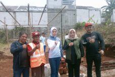 Desa PakuHaji KBB Pengelolah Sampah Taman Firdaus : Jadikan Sampah Bukan Jadi Masalah Melainkan Sampah Menjadi Uang