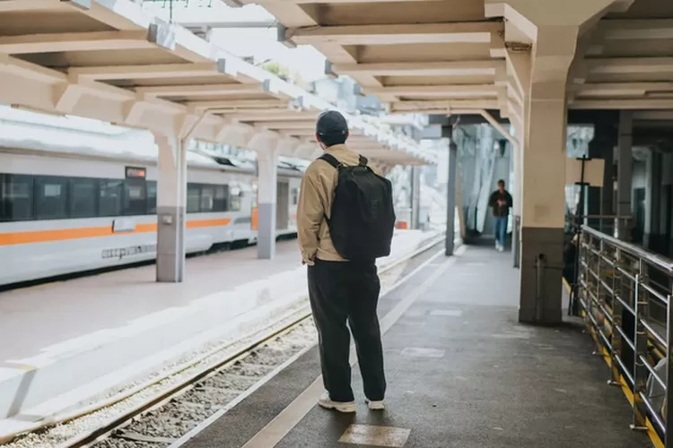 Rekomendasi Tas Bodypack untuk Traveling di Hari Pahlawan