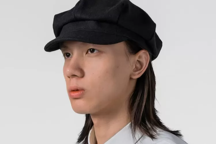 Topi Classy dan Fungsional untuk Mahasiswa Aktif