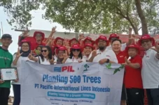 PIL Indonesia Dukung Penghijauan dengan Tanam Mangrove