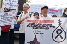 Nasib Tak Jelas, Ribuan Guru Honorer Tuntut Keadilan Dengan Aksi Damai Turun Langsung Ke Jalan .