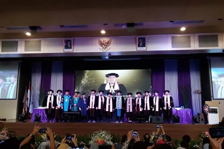BINUS College Kukuhkan Guru Besar Manajemen Risiko Sistem Informasi BINUS College Kukuhkan Guru Besar Manajemen Risiko Sistem Informasi