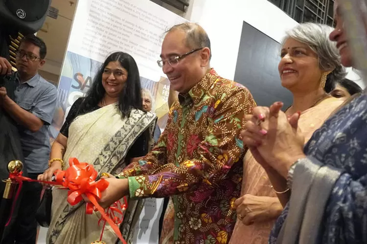 Sacred Geometry: Pameran Seni Diaspora India di Jakarta Sacred Geometry: Pameran Seni Diaspora India di Jakarta