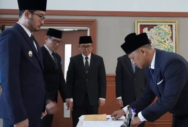 Bupati Bandung Barat Lantik 4 Pejabat Eselon II : Berpihak Pada Kepentingan Publik Berorientasi, Solusi dan Inovasi Bupati Bandung Barat Lantik 4 Pejabat Eselon II : Berpihak Pada Kepentingan Publik Berorientasi, Solusi dan Inovasi