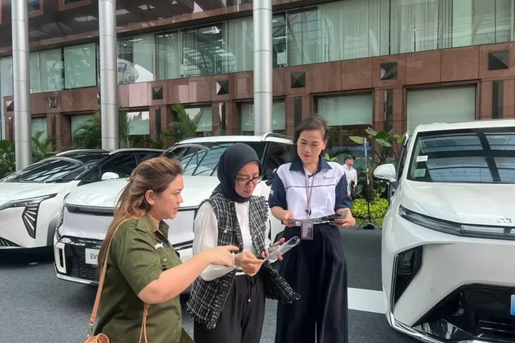 BRI Finance Dukung Kemandirian Finansial Perempuan Lewat KKB BRI Finance Dukung Kemandirian Finansial Perempuan Lewat KKB