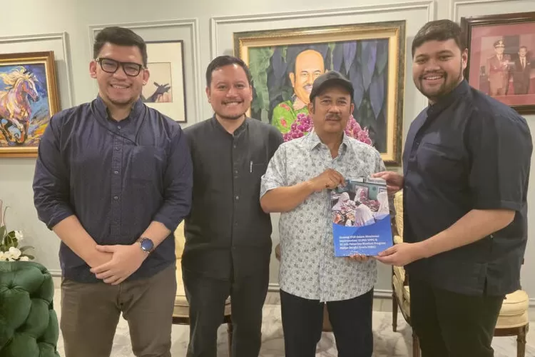 IFSR Serahkan Buku Strategi MBG kepada Menteri Bappenas IFSR Serahkan Buku Strategi MBG kepada Menteri Bappenas