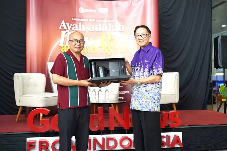 Kolaborasi BINUS dan GNFI Luncurkan Buku tentang Peran Keluarga dalam Membangun Bangsa Kolaborasi BINUS dan GNFI Luncurkan Buku tentang Peran Keluarga dalam Membangun Bangsa