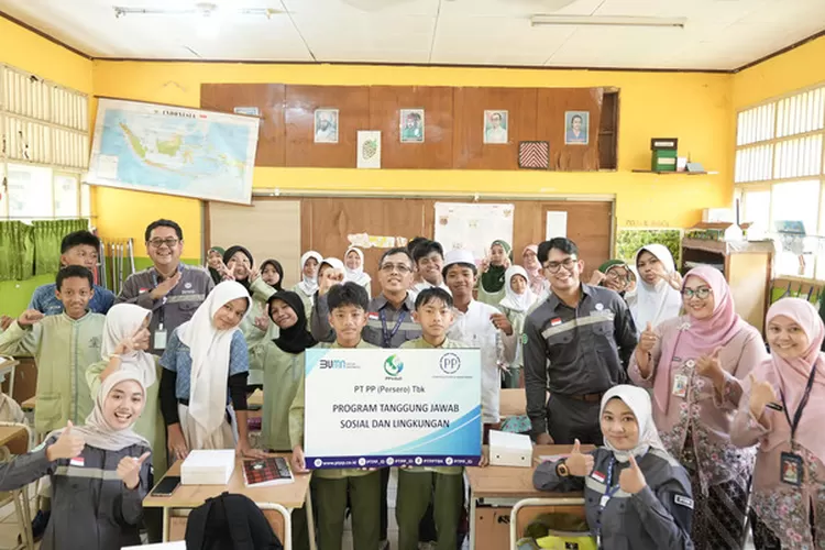 PTPP Dukung Gizi Anak Lewat Program Bekal PPintar PTPP Dukung Gizi Anak Lewat Program Bekal PPintar