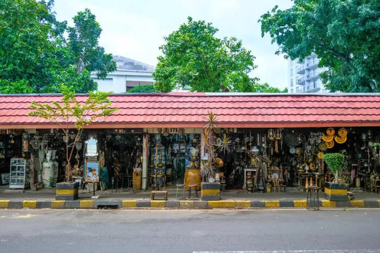 Eksplorasi Pasar Barang Antik Jakarta yang Menarik Eksplorasi Pasar Barang Antik Jakarta yang Menarik