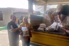 Komitmen Tanpa Henti: Bupati Bandung Hadir untuk Warga Terdampak Bencana”