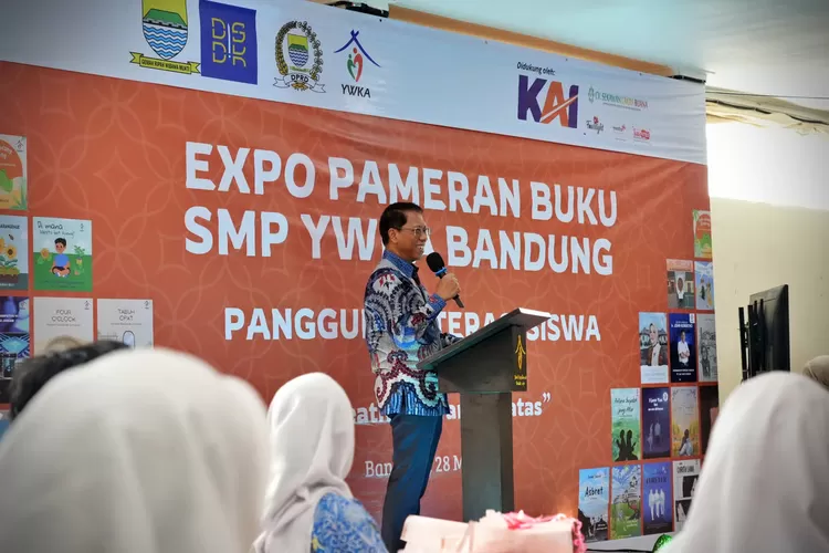 KAI Dukung Literasi Pelajar di Expo Buku SMP YWKA KAI Dukung Literasi Pelajar di Expo Buku SMP YWKA